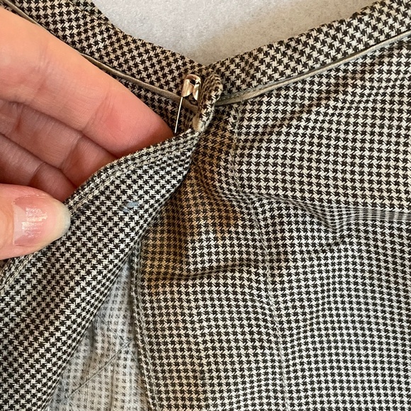 Antique Little Girl’s Apron With Photo of Original Owner Wearing It - Picture 15 of 16